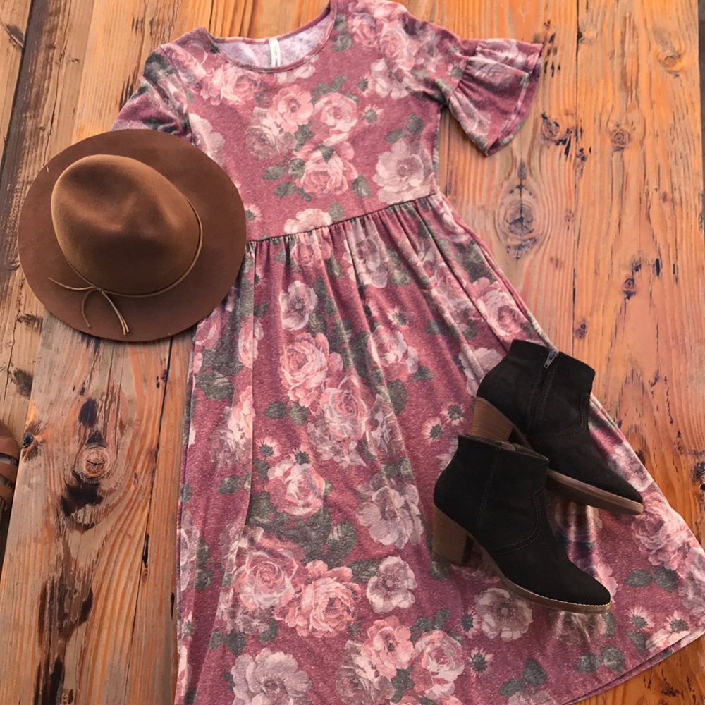 Boho chic flowery 👗 dress!
